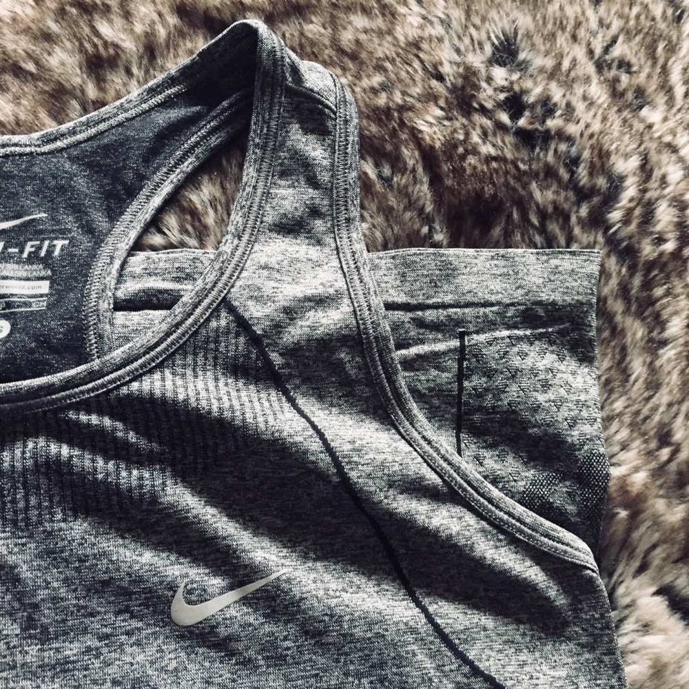 Nike Bracer-back tank